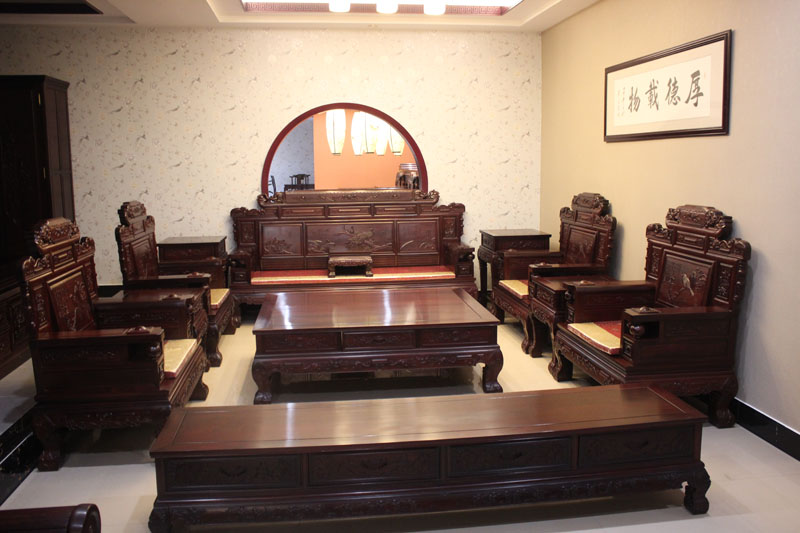 財源滾滾沙發.jpg